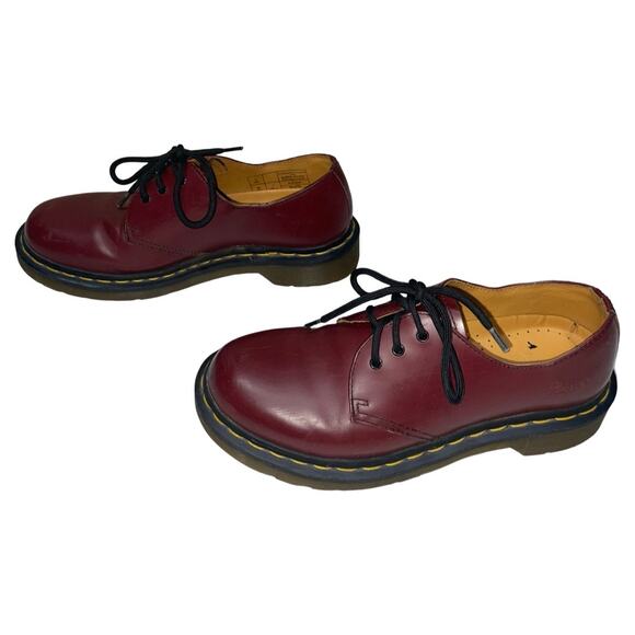 Dr. Marten's 1461 Smooth Leather Oxford Shoes in Cherry Red    Size:  US 7 - Picture 4 of 8